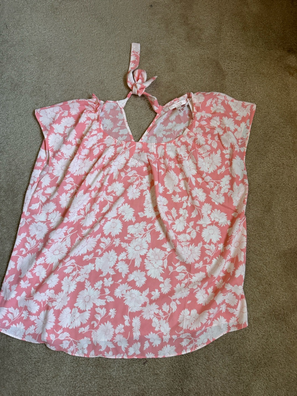 LC Lauren Conrad Pink and White Floral Blouse